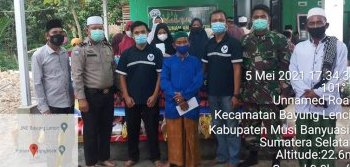 Gambar Kunjungan ke Panti Asuhan di Bayung Lencir